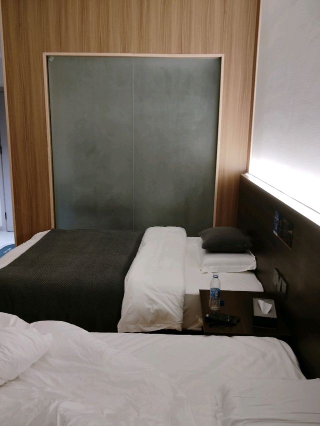 多依樹(ドウイシュ)棚田のホテルと街の飲食店
