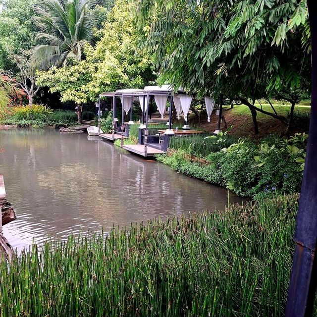 คาเฟ่กลางสวนกุหลาบ -  Fleur Cafe & Eatery