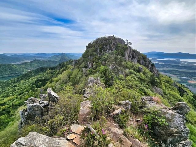 Hidden Gem, Deokryongsan Is Quietly Epic