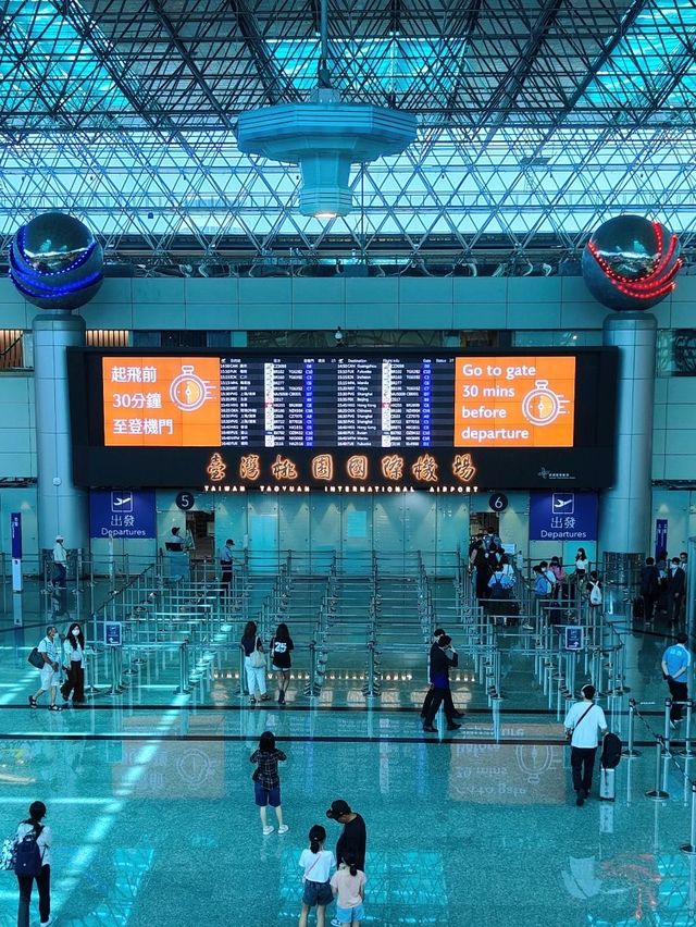 探索桃園國際機場第二航廈：不僅是轉運站，更是旅途中的亮點！