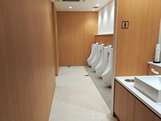 大阪住宿｜體驗類飛機艙住宿—頭等艙酒店 西梅田(FIRST CABIN UMEEDA)
