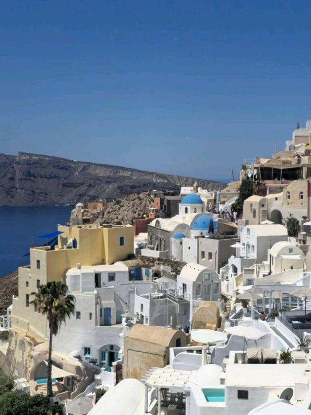 💙 Europe 🌍 Santorini on a Shoestring: Greek Island Magic Without the Splurge 🇬🇷✨