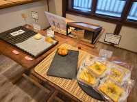일본 삿포로의 제과점겸 감성카페 Chet Bakery