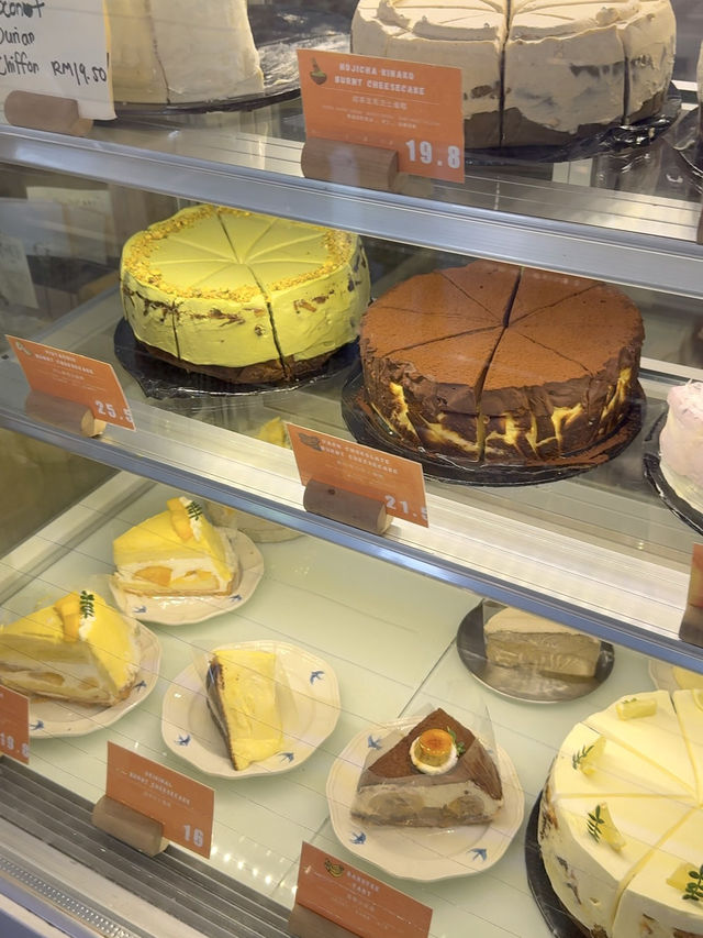 This Kampung Café Serves a Cheesecake That Screams Pistachio