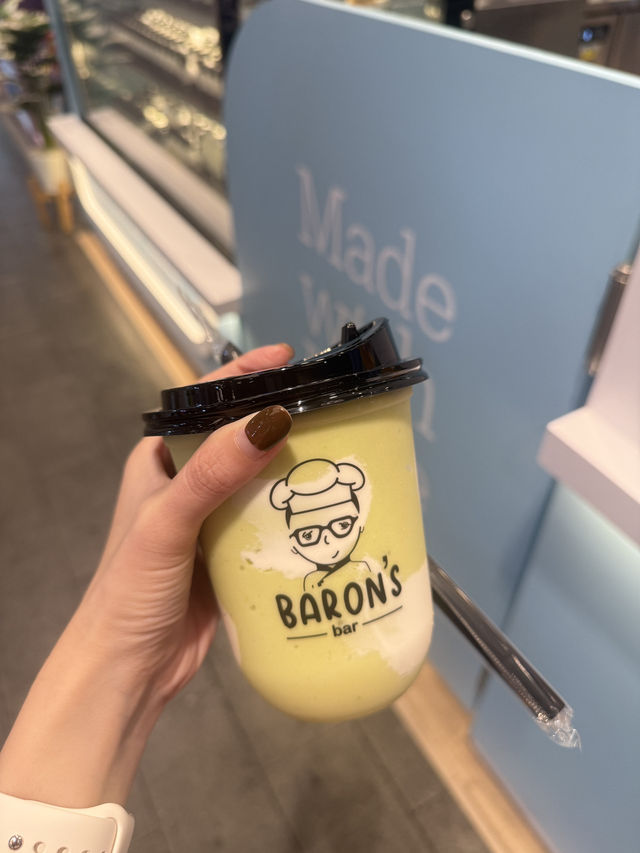 โยเกิร์ตอโวคาโด้ปั่น @ Baron’s Bar