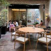 Universal Tea Café