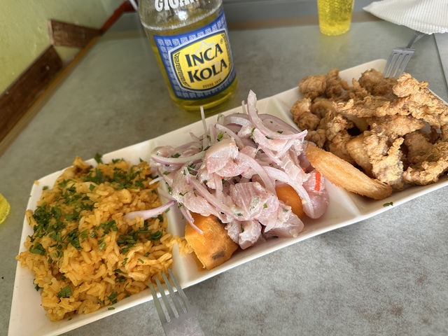 【Cevichería Punto Marino｜イカで鮮度抜群のセビーチェを堪能♪】
