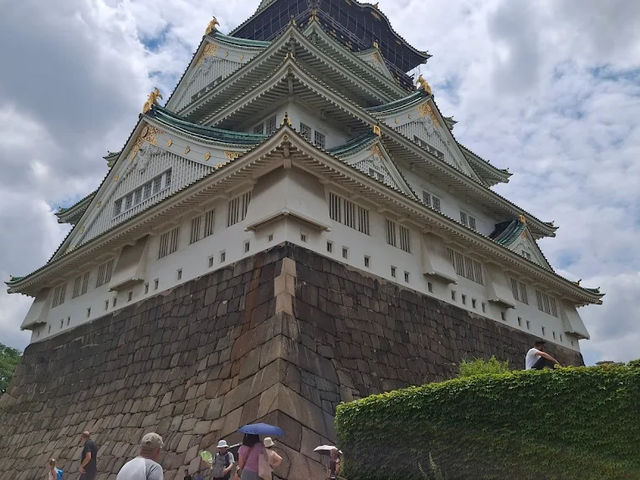 🏯🌸 ปราสาทโอซากะ – สัญลักษณ์แห่งความยิ่งใหญ่