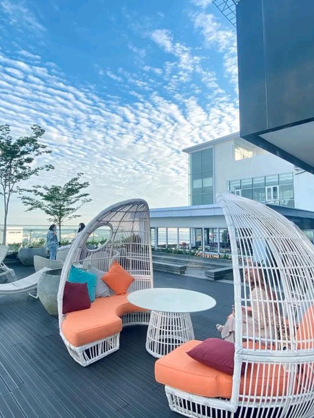 🏙️✨ Suasana Suites JB – Urban Comfort Meets Convenience!