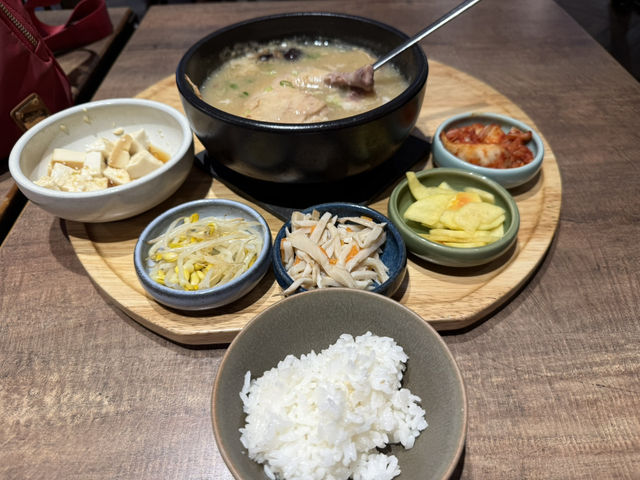 高雄成功路上漢神百貨B3美食天地.（韓姜熙小廚房）是我的最愛餐點