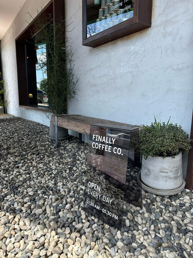Finally coffee co 📍พิษณุโลก