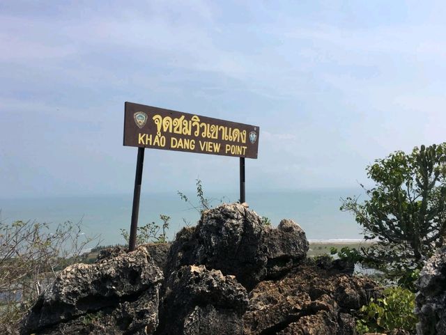 จุดชมวิวเขาแดง อุทยานแห่งชาติเขาสามร้อยยอด