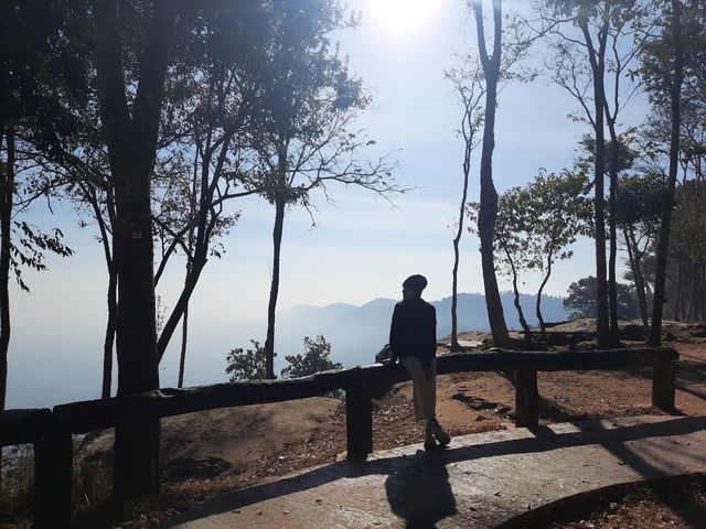 ผาชมตะวัน – จุดชมพระอาทิตย์ขึ้น