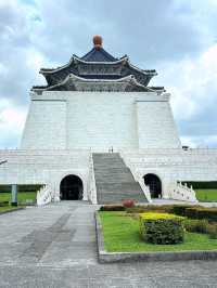 A Gentle Walk Through Chiang Kai-Shek Memorial Hall