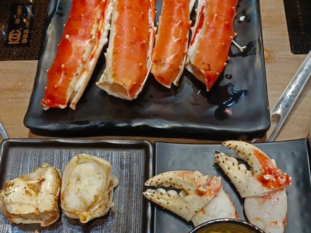 孫太太。私料。慢火鍋-桃園總店 ，帝王蟹吃到飽
