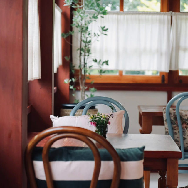 📍บ้านสวนกำไรสุข – คาเฟ่ริมน้ำกลางสวนในฉะเชิงเทรา 