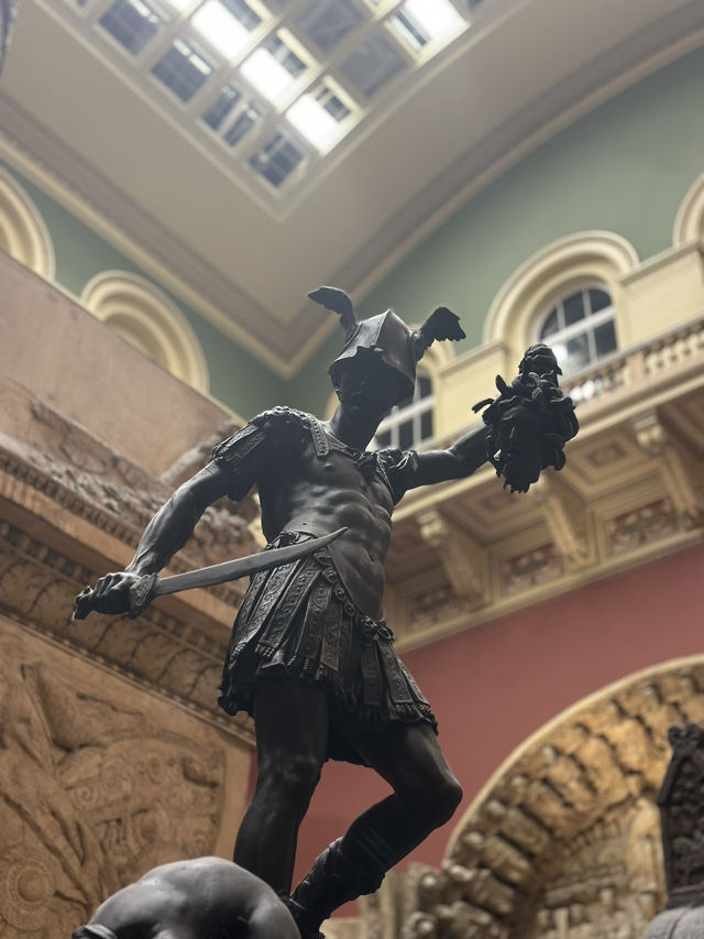 Inside London’s V&A: Masterpieces, Secret & Pratical Tips