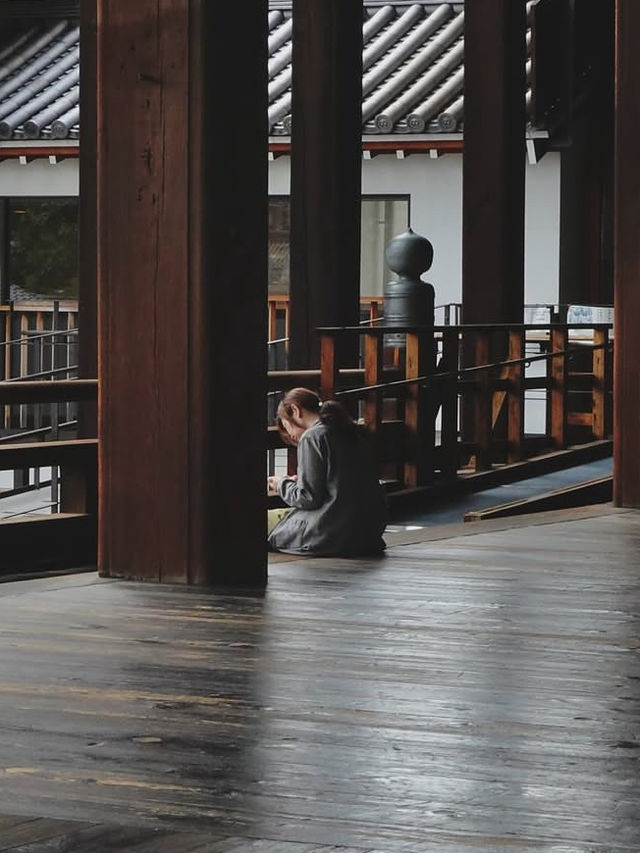 【東本願寺】心に響く静けさと荘厳さ🙏京都駅すぐの“癒しと祈り”の空間