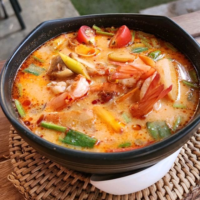 ✨️清邁米其林//烤山尼曼 泰北咖哩麵🍜//
