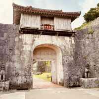 Shuri Castle: A Solo Traveler’s Journey Through Ryukyu Kingdom Splendor"** 🏯🌺