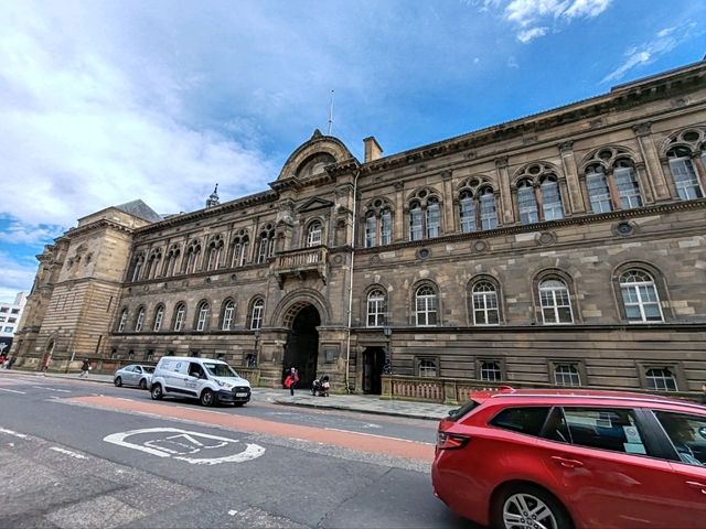 The University of Edinburgh: Architectural Grandeur
