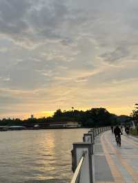🌴 Taman Mahkota Jubliee Park – Brunei Waterfront Picnic Spot
