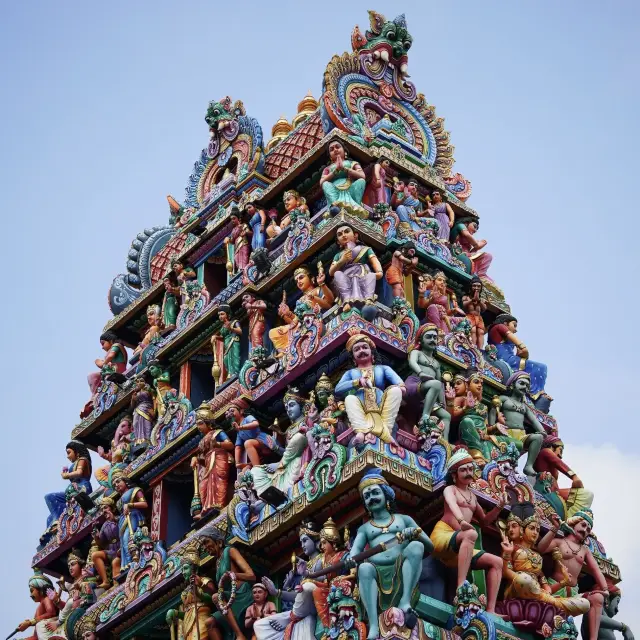Buddha Tooth Relic Temple & Chinatown