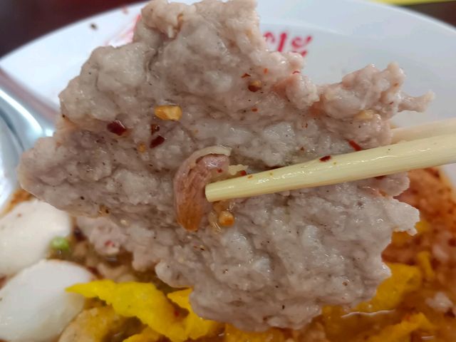 ร้านเตี๋ยวเอียะ ก๋วยเตี๋ยวต้มยำ หมูบะช่อ