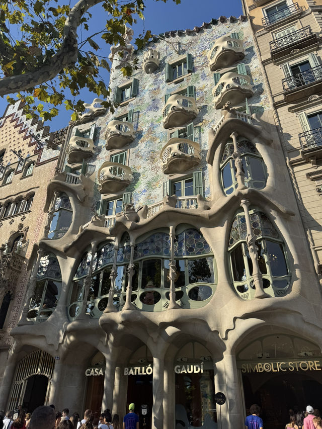 【Barcelona 一日行程攻略】高第建築 × 在地美食 ✨