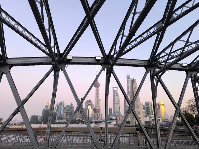 中國上海 繁華都市 蘇州河 新天地 上海灘 