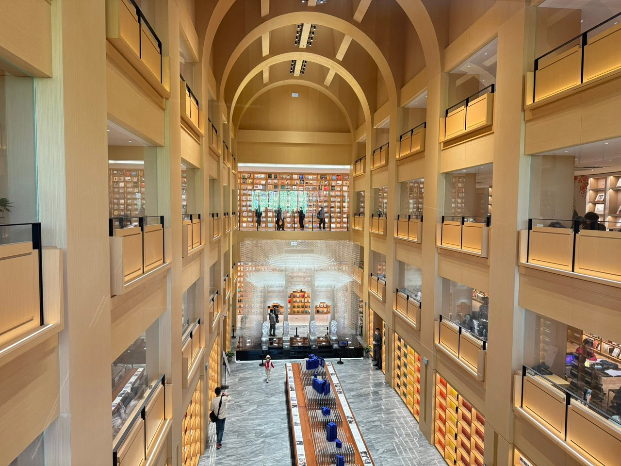 Xujiahui Library: A Place You'll Want to Stay Day After Day! 📚✨ | Trip.com Thượng Hải