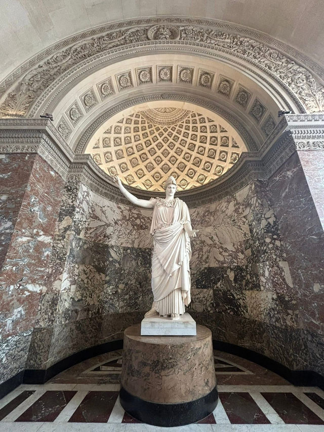 🖼️ Louvre Museum: A Timeless Treasure in the Heart of 