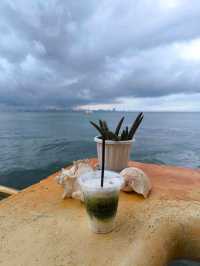 Fat submarine cafe and restaurant  เกาล้าน