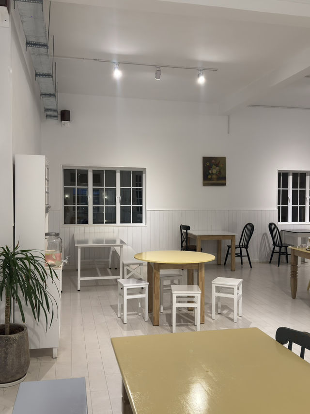 The Coziest Bakery Vibes at Cafe Honest, Phnom Penh 🍰✨