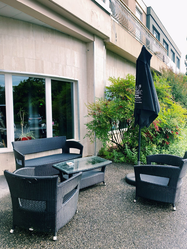 Adagio Apart-Hotel – Budget-Friendly and Decent Stay 🏨💰