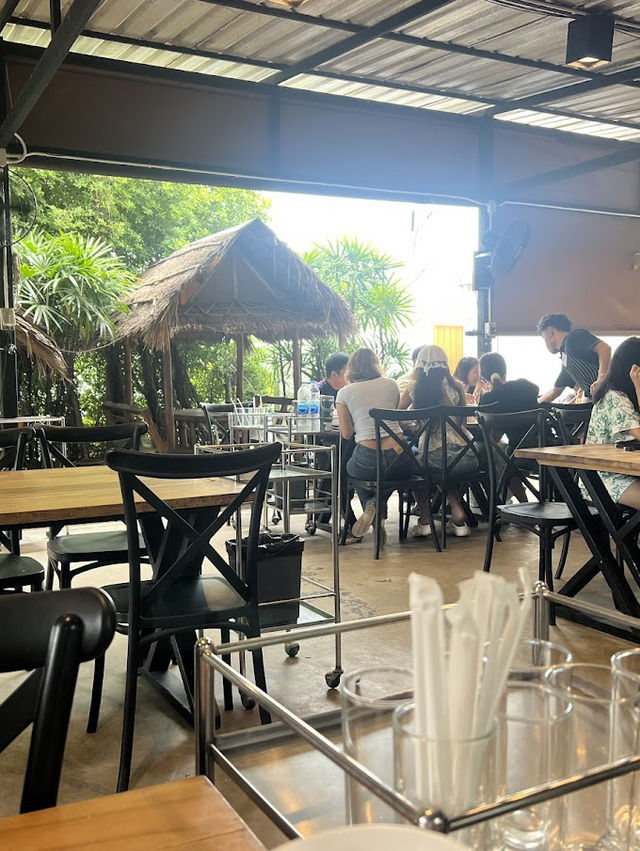 โคตรอร่อย 📍ครัวห้วยทราย ต้องมาลองสักครั้ง!