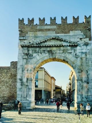  義大利｜Rimini 被忽略的浪漫瞬間 玩遍古城 超級小眾卻讓人心動的旅行地