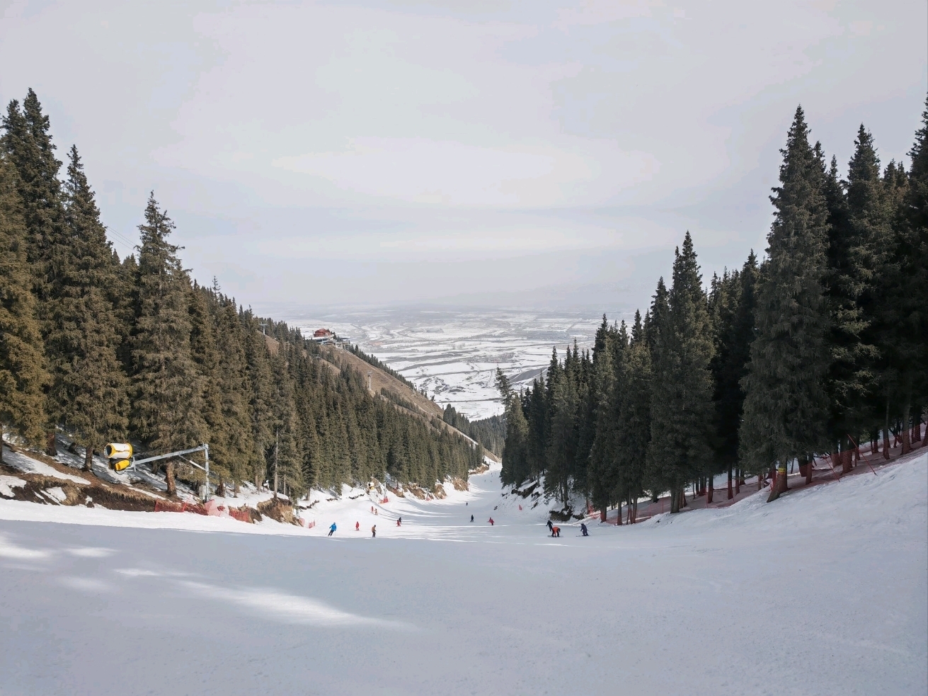 End-of-Season Skiing Guide | Urumqi Silk Road Ski Resort: 4-Day + 3-Night Skiing Review 🗓️❄️