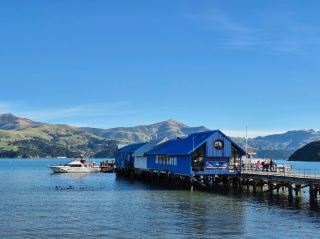 아카로아 시내 — "작지만 미치도록 사랑스러운 곳"