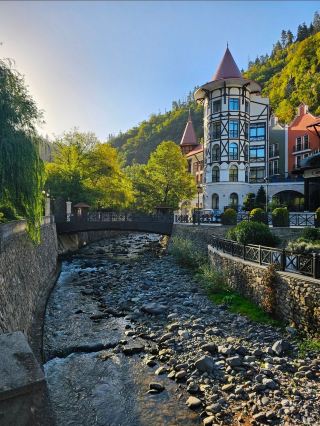 🇬🇪 Borjomi 🌲💧 A Mountain Spa Town Surrounded by Nature