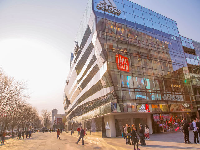 The Ultimate Beijing Day Trip: Great Wall, Forbidden City, Peking Duck & Sanlitun Nightlife!北京经典一日游