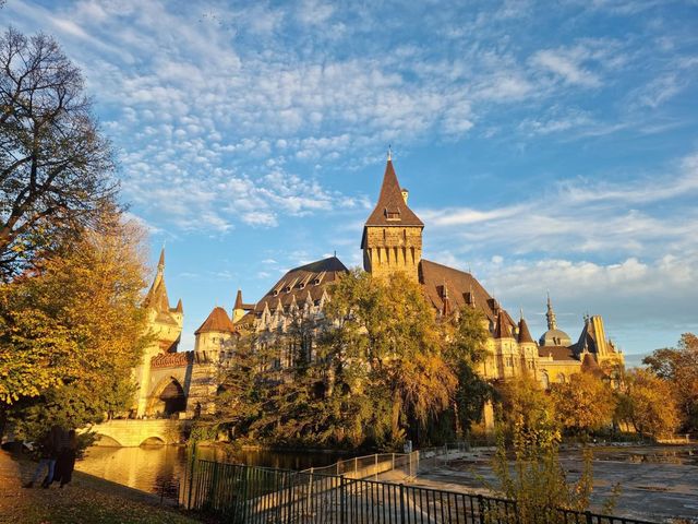 City Park Városliget Budapest in autumn 🗺️ 