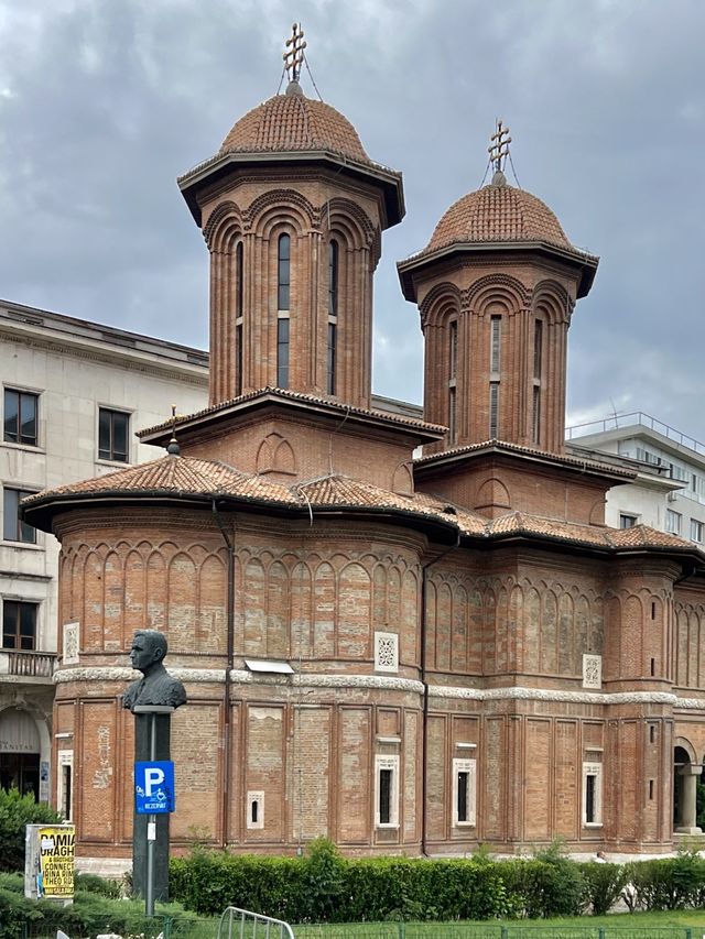 부쿠레슈티 도보 여행: Kretzulescu Church