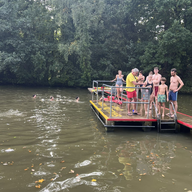 London Hampstead Heath: Ponds, Paths, and Panoramic Views