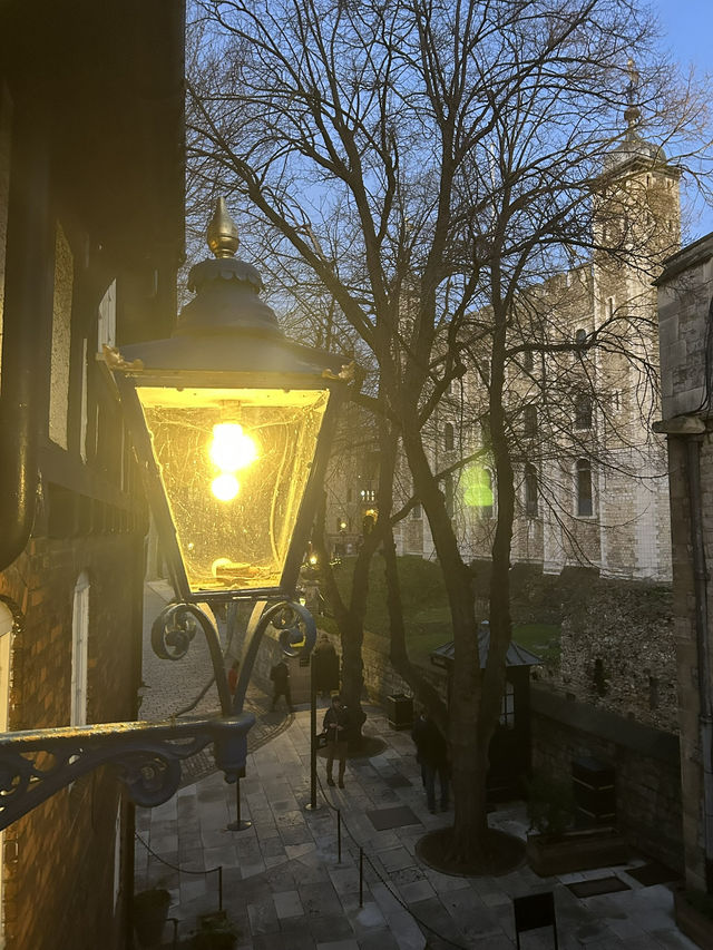 🏰 A Walk Through London’s History: Tower Bridge & Tower of London