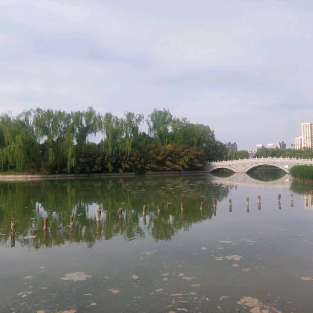 Fangshan Red Scarf Park, water world in the heart of the city