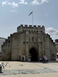 A Journey Through Southampton’s Old Town & Ruins: A Step Back in Time 🏰🌆