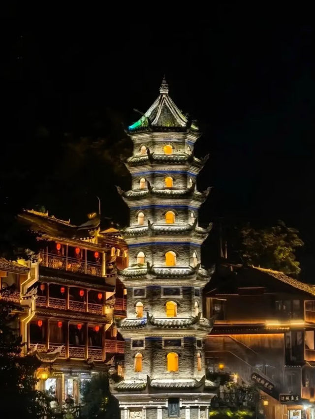 Timeless Beauty by the River: A Day in Fenghuang Ancient Town