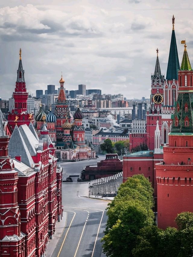 🇷🇺✨ “Moscow on <$100: 2 Days of Icons, Metro Art & Cheap Eats”