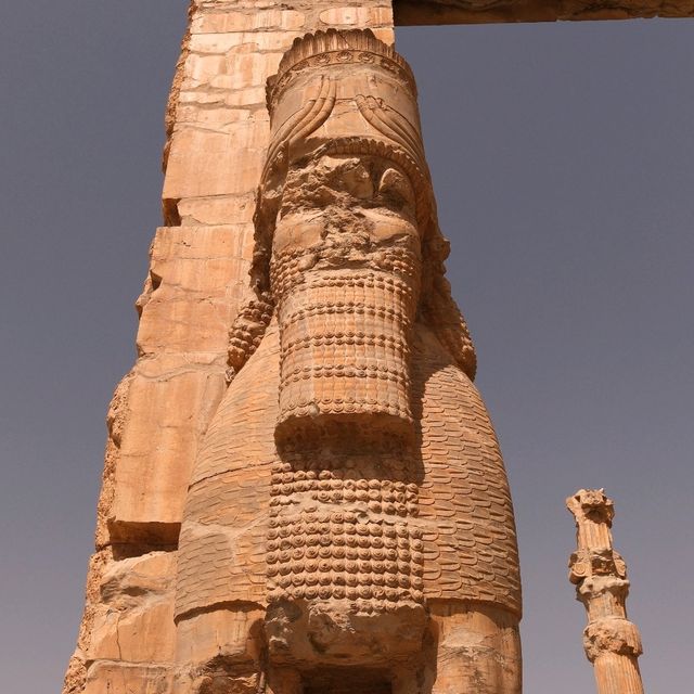 Statues, Persepolis  🏛️🗿 / 2025